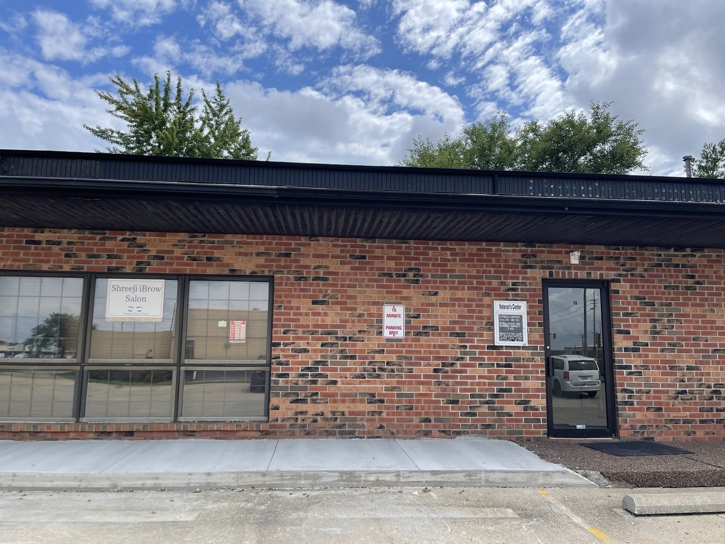 1319 Veterans Parkway #3-B102, Bloomington, IL 61704