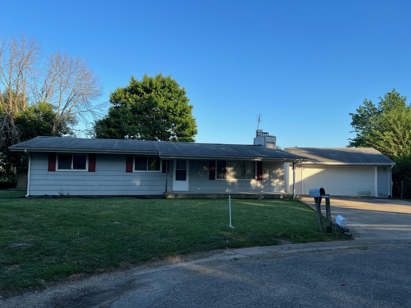 11 Furlane Drive, San Jose, IL 62682
