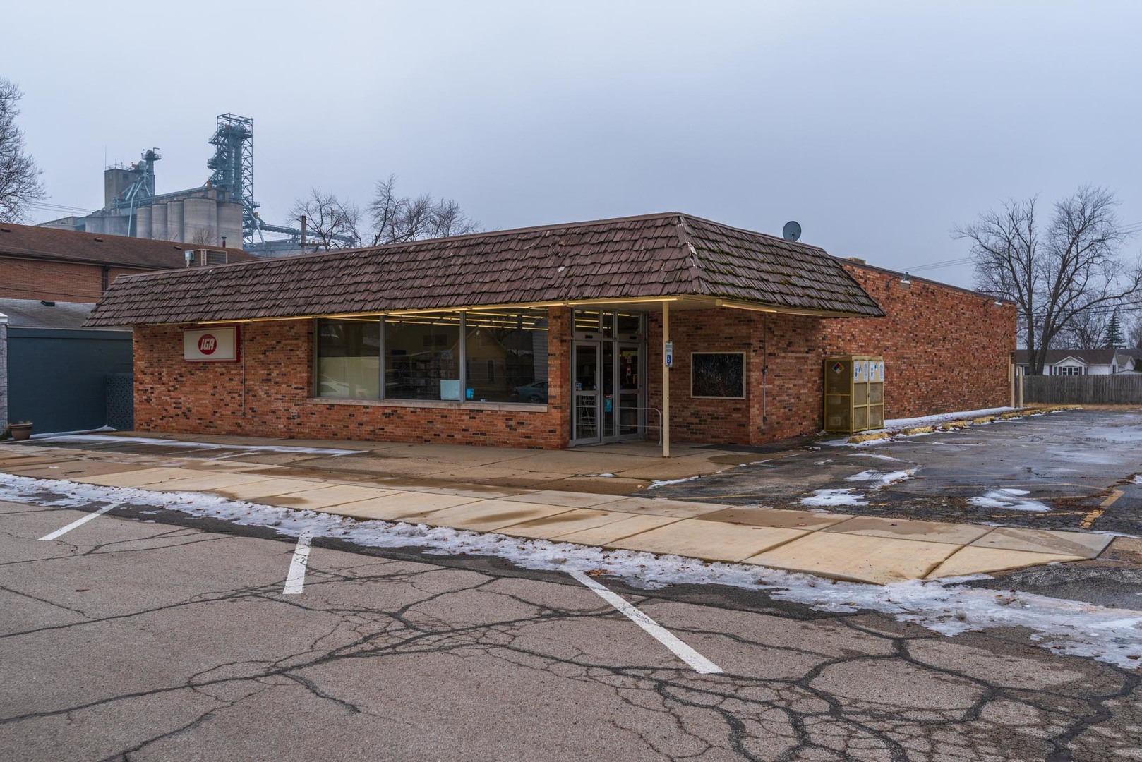 211 Main Avenue, Minier, IL 61759