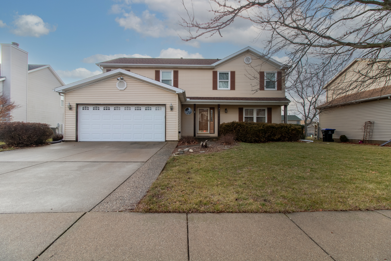 1414 Moss Creek Road, Bloomington, IL 61704