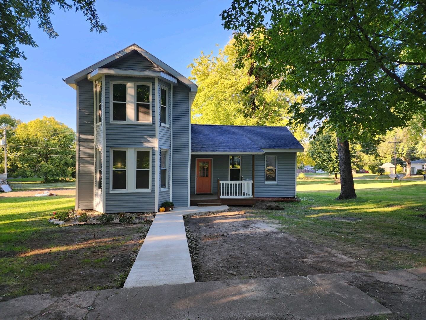 305 W 2nd Street, Delavan, IL 61734