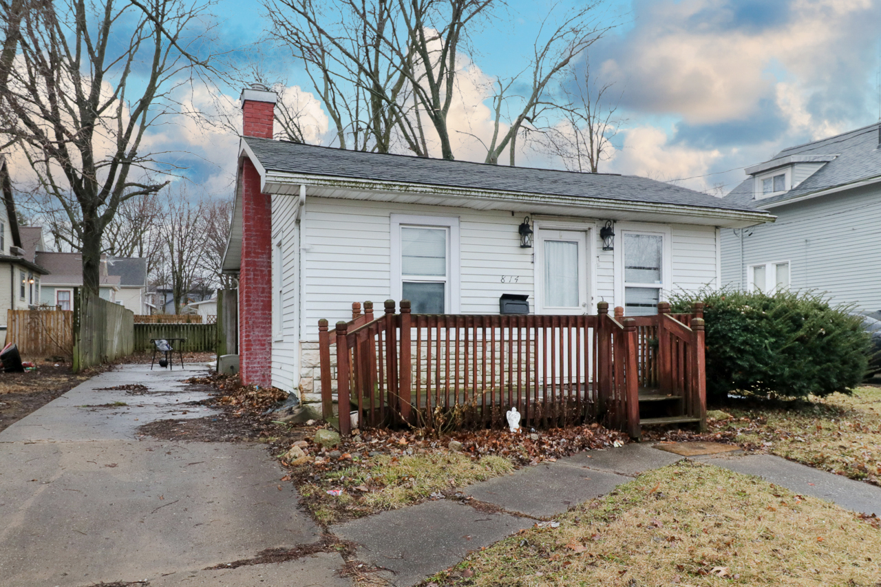 814 W Macarthur Avenue, Bloomington, IL 61701