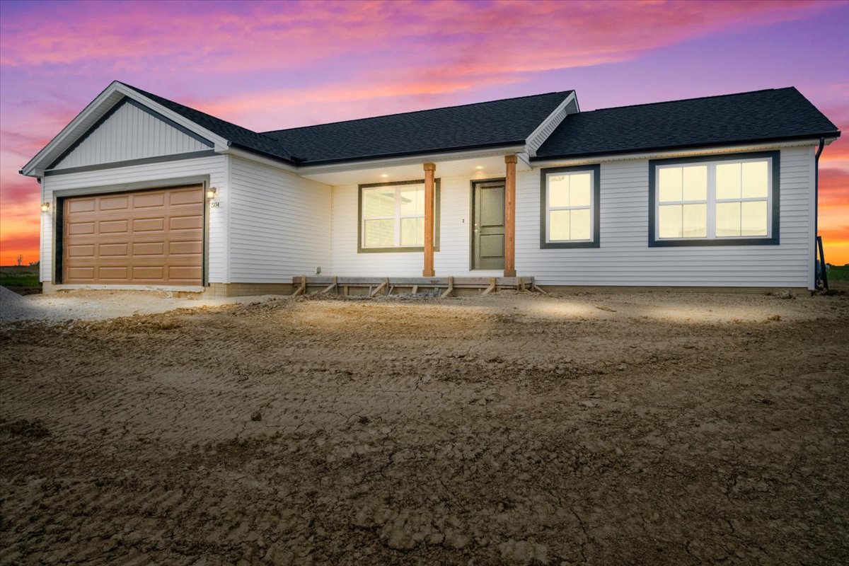 504 Maitland Drive, Carlock, IL 61725