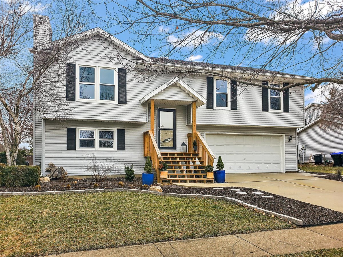 1103 Chatham Lane, Bloomington, IL 61704