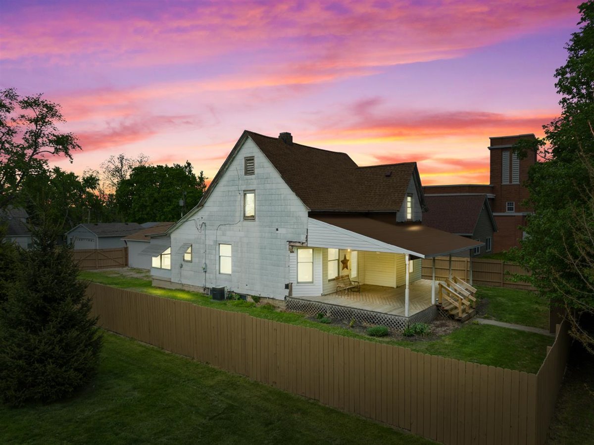 306 E Washington Street, Carlock, IL 61725