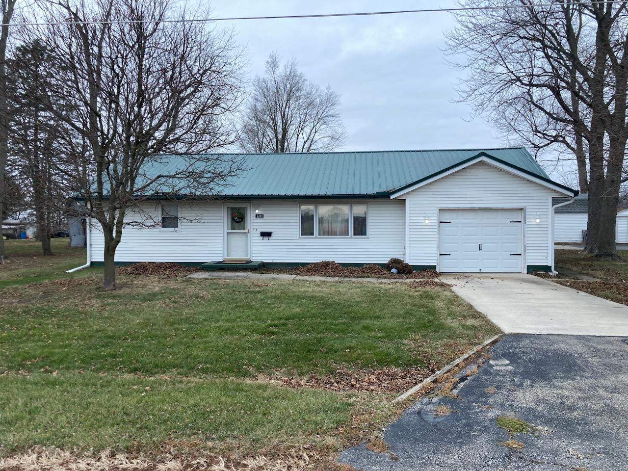 1201 Linden Street, Delavan, IL 61734