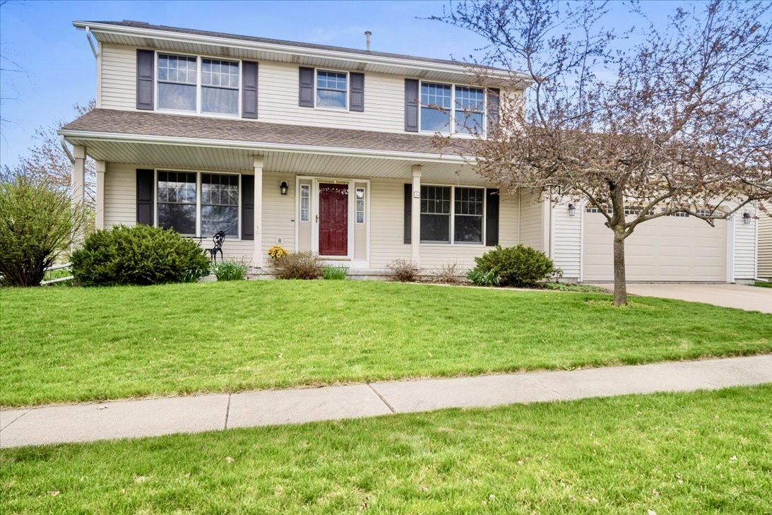 2 Drake Court, Bloomington, IL 61704