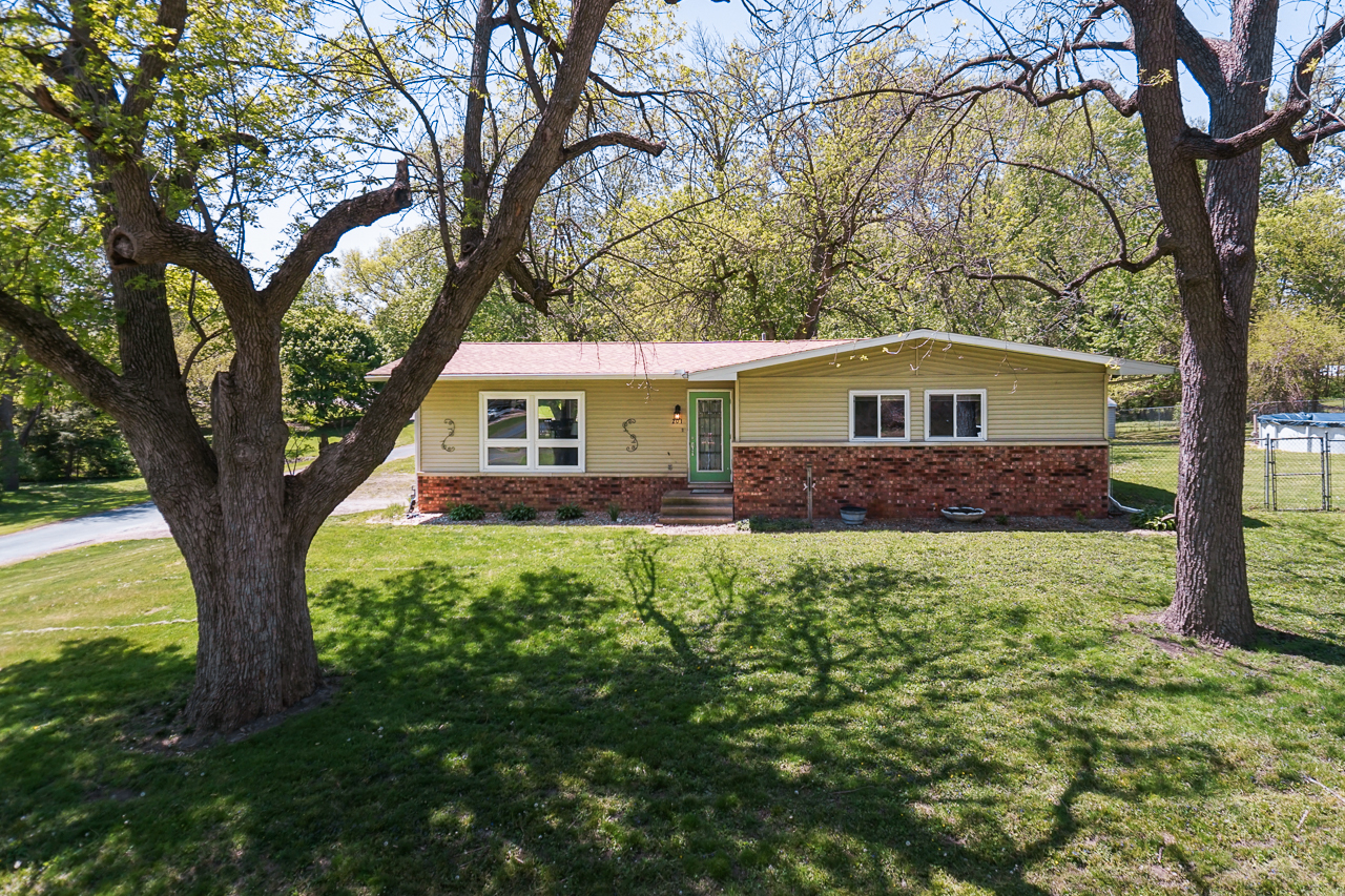 201 N Dickey Street, Delavan, IL 61734