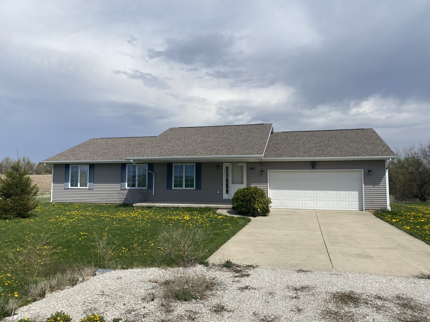 323 Wilson Drive, Carlock, IL 61725