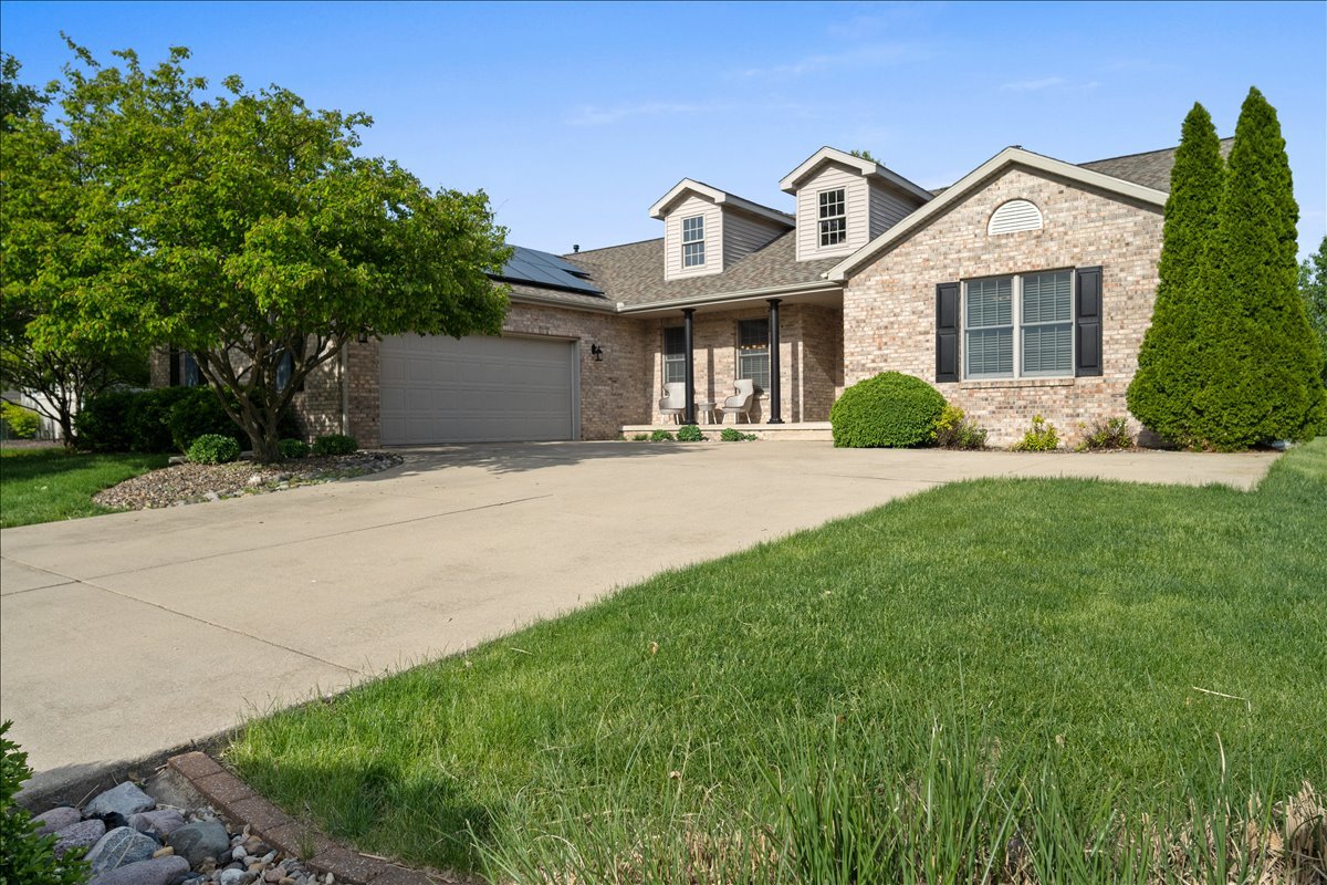 2207 Biasi Boulevard, Bloomington, IL 61704