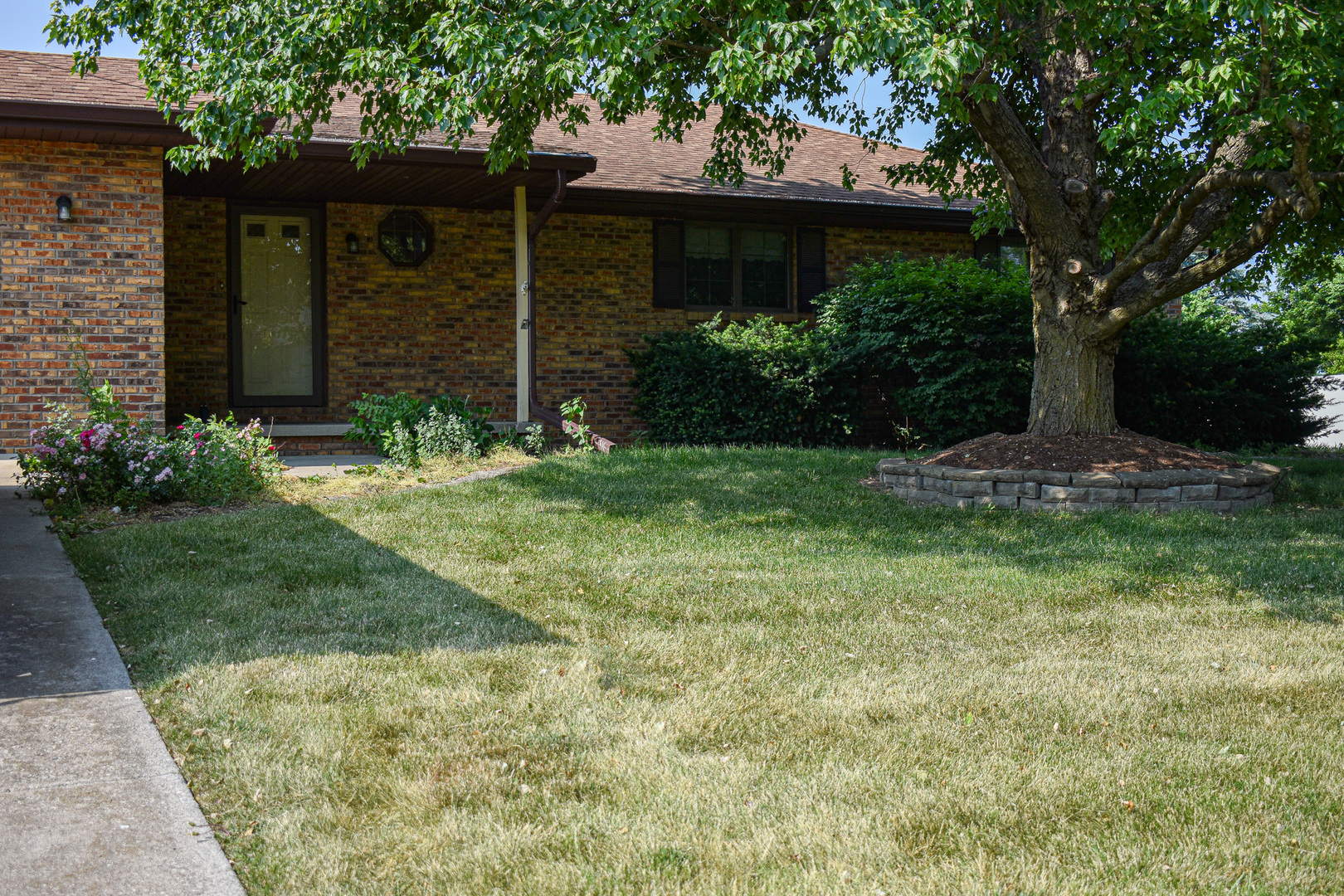 16064 Raintree Road, Bloomington, IL 61705