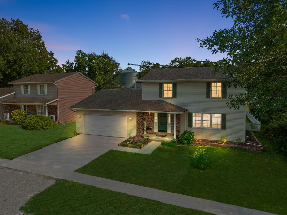 115 W Columbia Street, Danvers, IL 61732