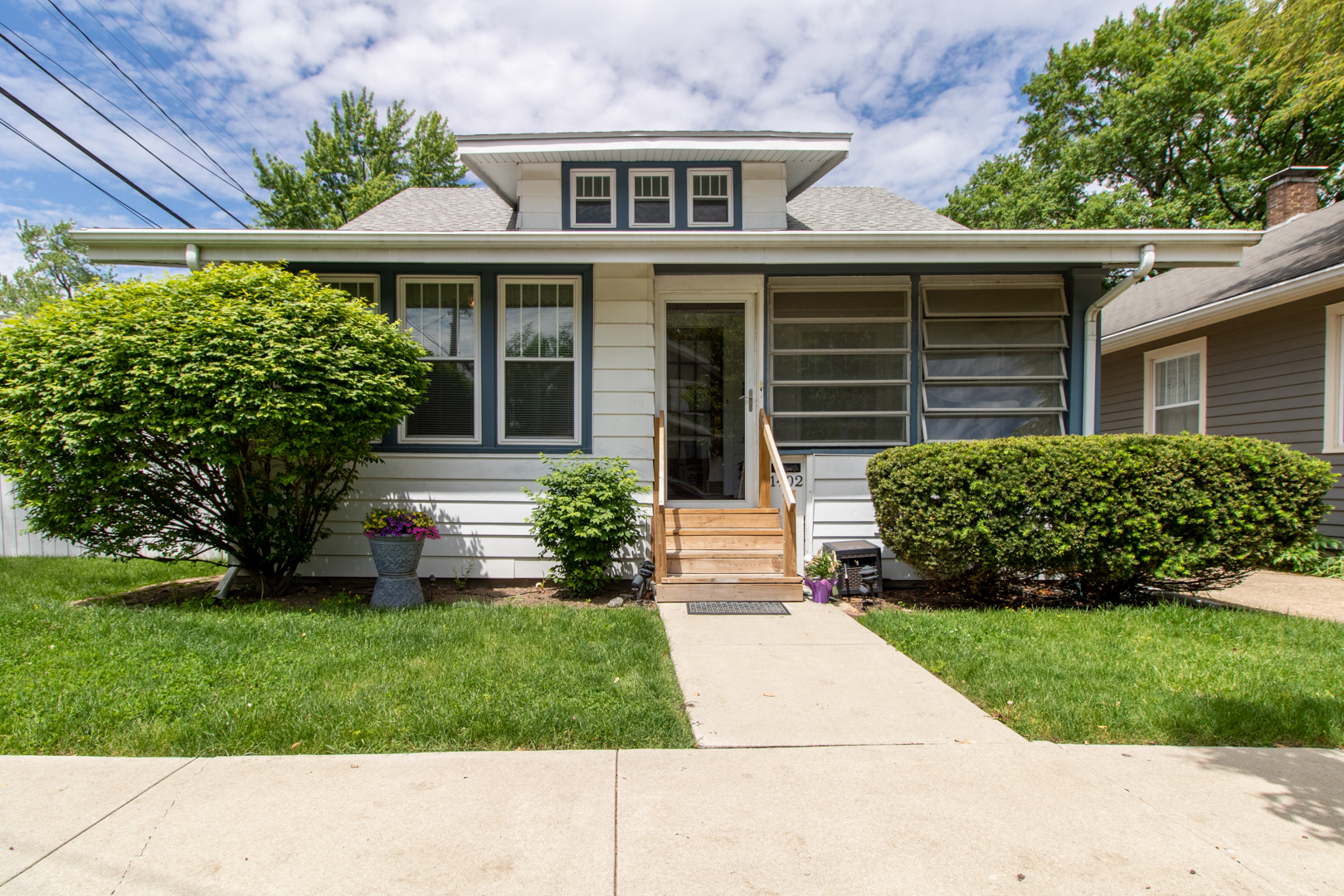 1402 E Jackson Street, Bloomington, IL 61701