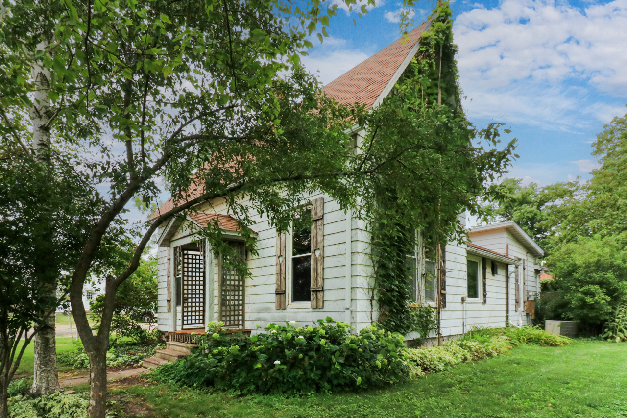 301 E 3rd Street, Armington, IL 61721