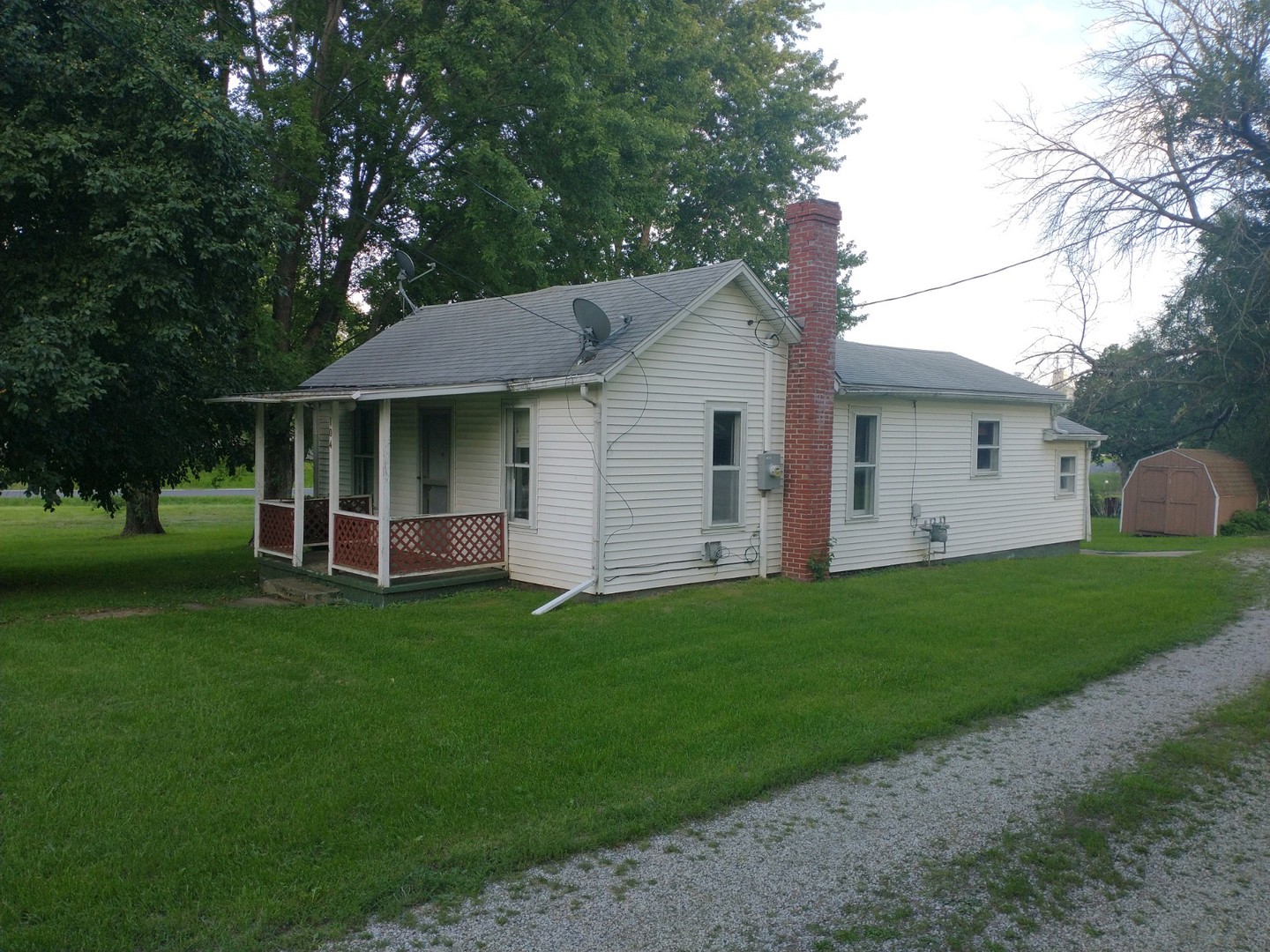 104 W B Street, Delavan, IL 61734