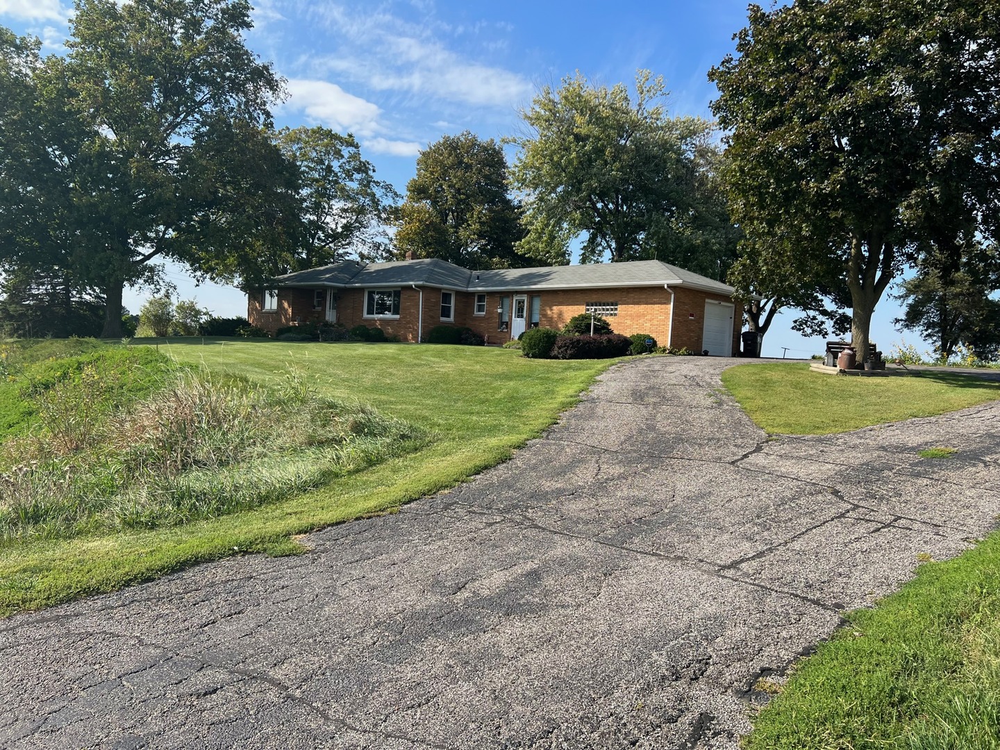 18130 IL Route 9, Pekin, IL 61554