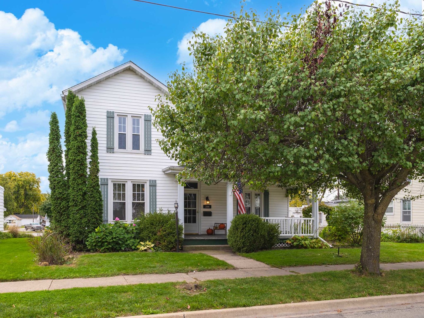 204 Walnut Street, Washington, IL 61571