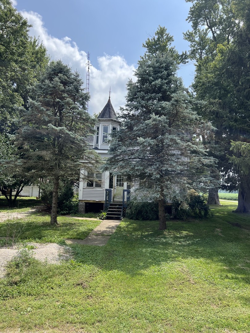 208 W South Street, Ellsworth, IL 61737