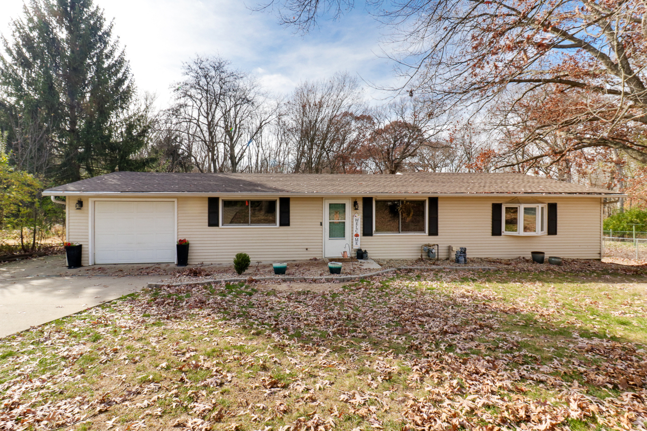 14 Kenton Street, Mackinaw, IL 61755