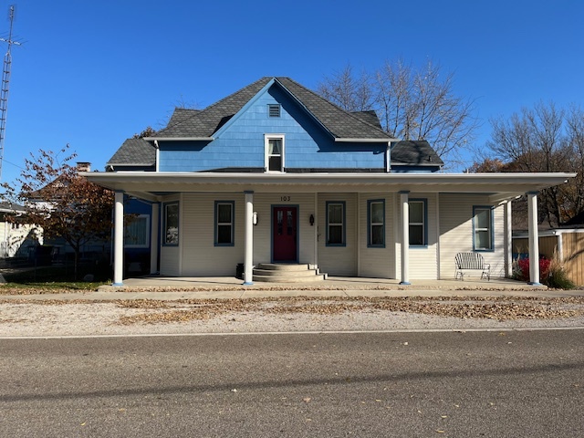 103 S West Street, Lexington, IL 61753