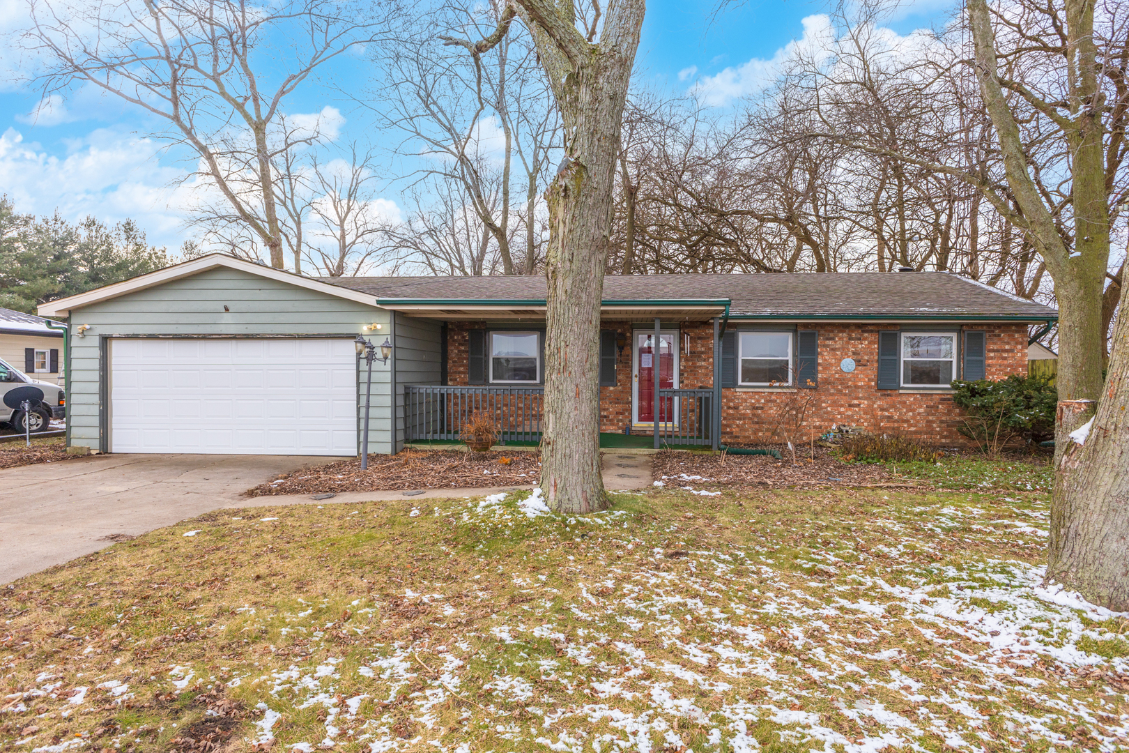 2524 Old Peoria Court, Bloomington, IL 61705