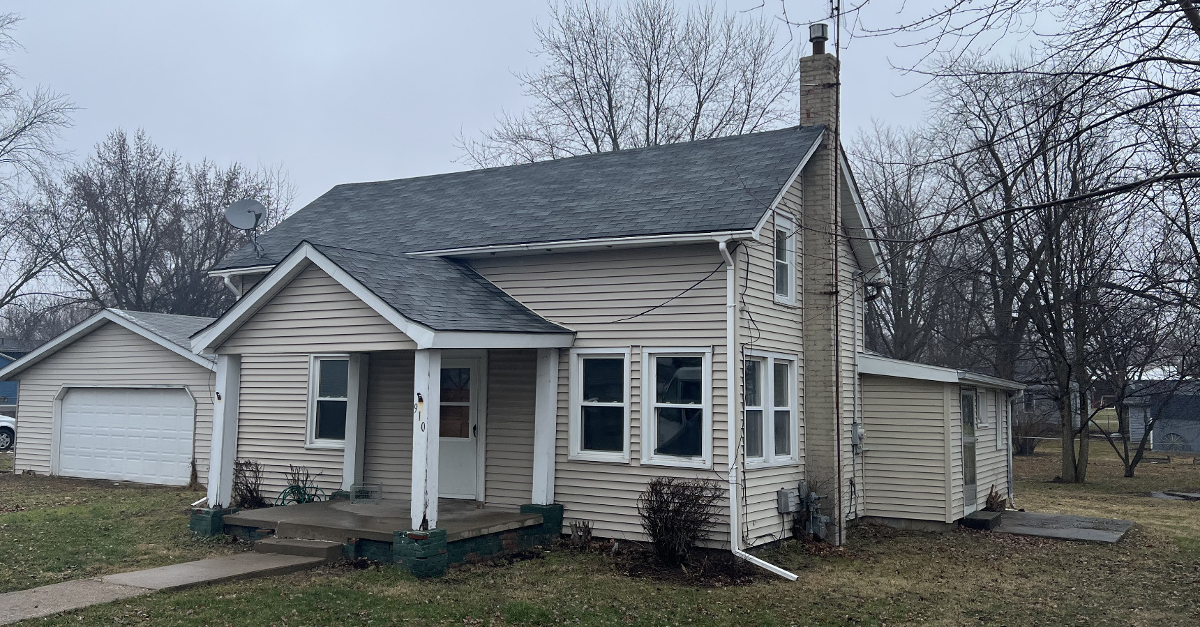 910 Cedar Street, Delavan, IL 61734