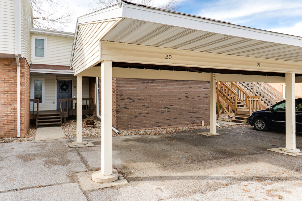 903 N Linden Street #C20, Normal, IL 61761
