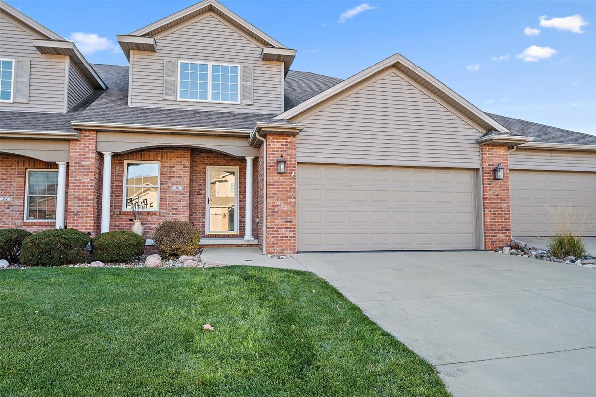 46 Monarch Drive, Bloomington, IL 61704