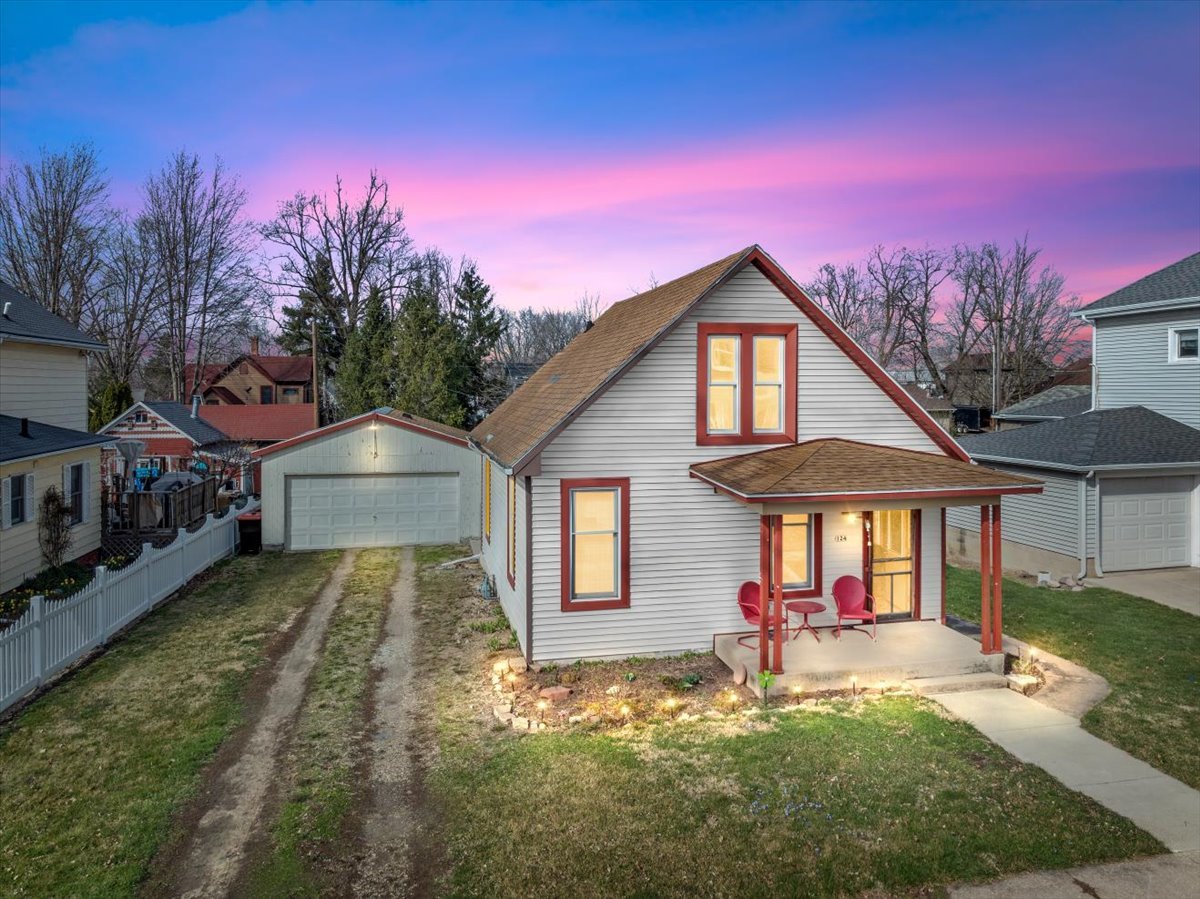 124 W Exchange Street, Danvers, IL 61732