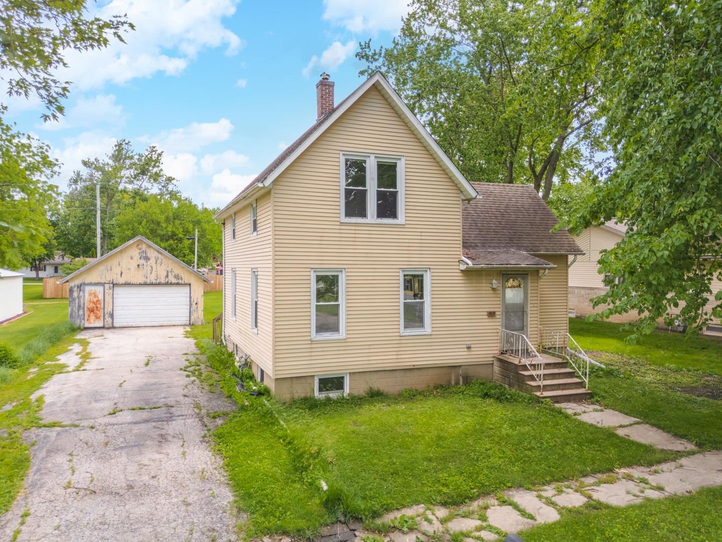309 E Elk Street, Odell, IL 60460