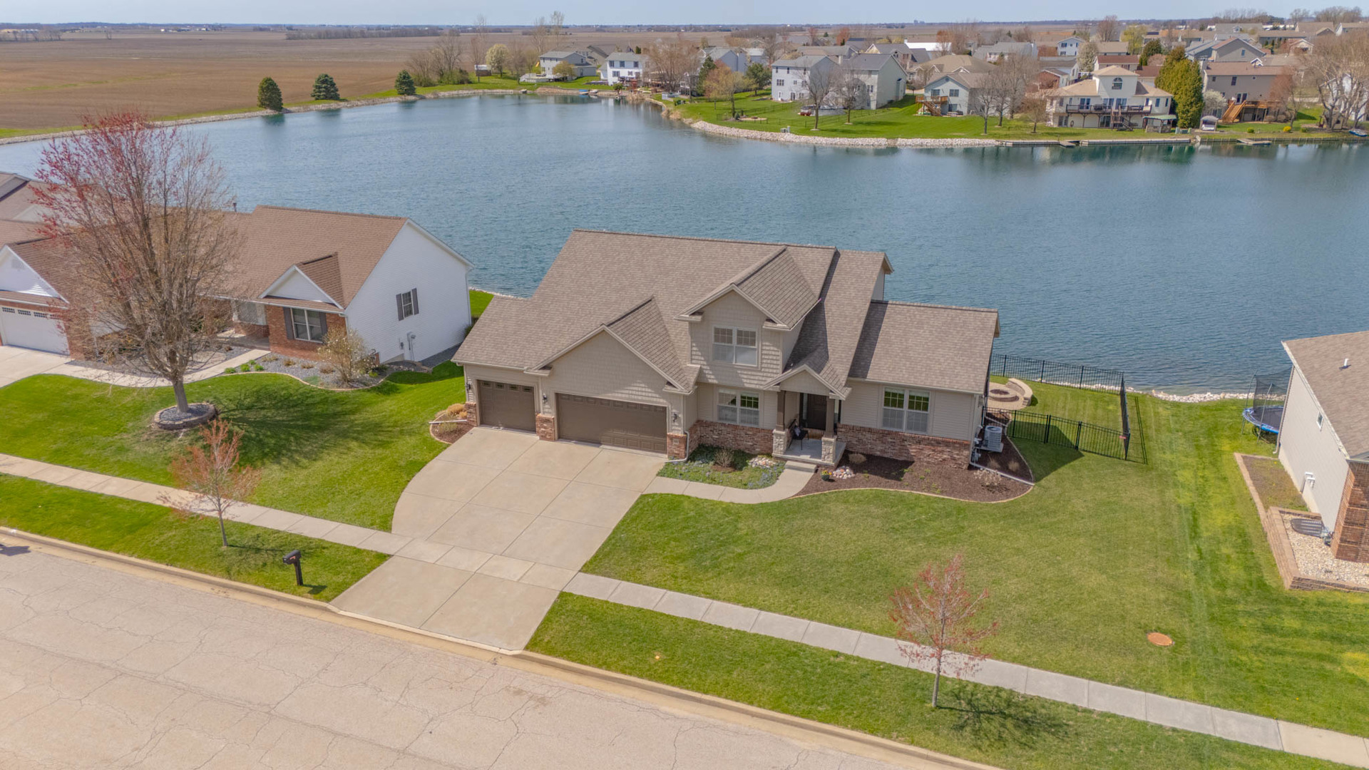 48 Fedor Circle, Bloomington, IL 61705