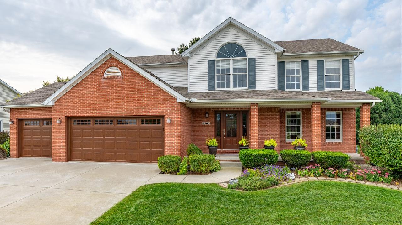 2503 Kara Crossing, Bloomington, IL 61704
