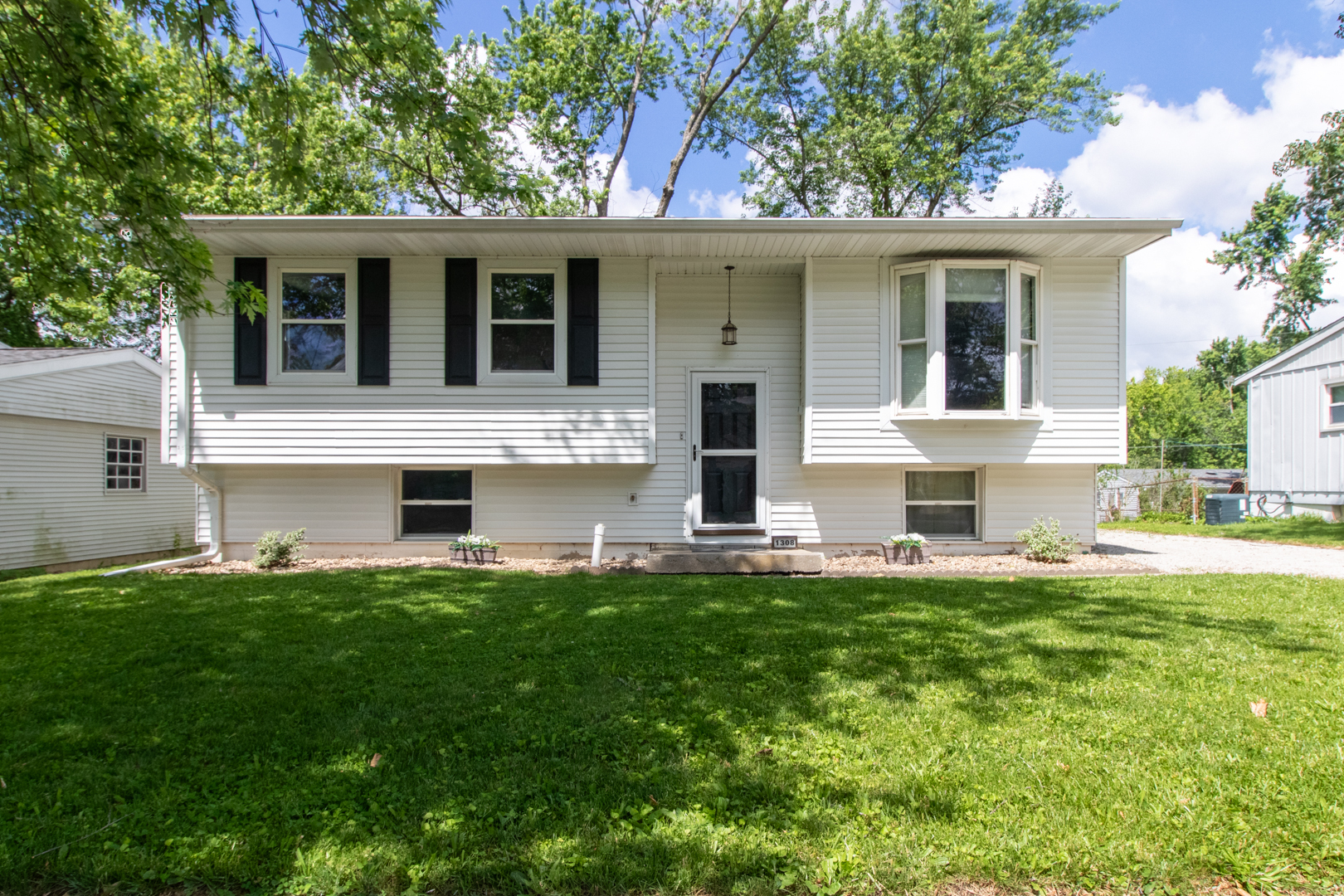1308 Mount Vernon Drive, Bloomington, IL 61704