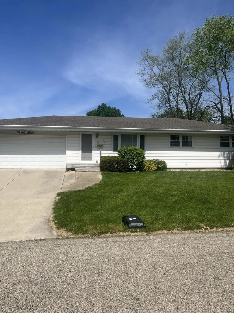 24 Brookwood Drive, Normal, IL 61761
