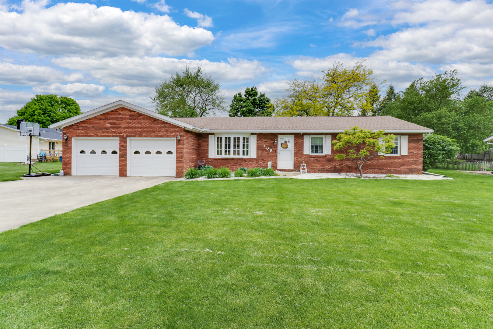409 S Eastern Avenue, Minier, IL 61759