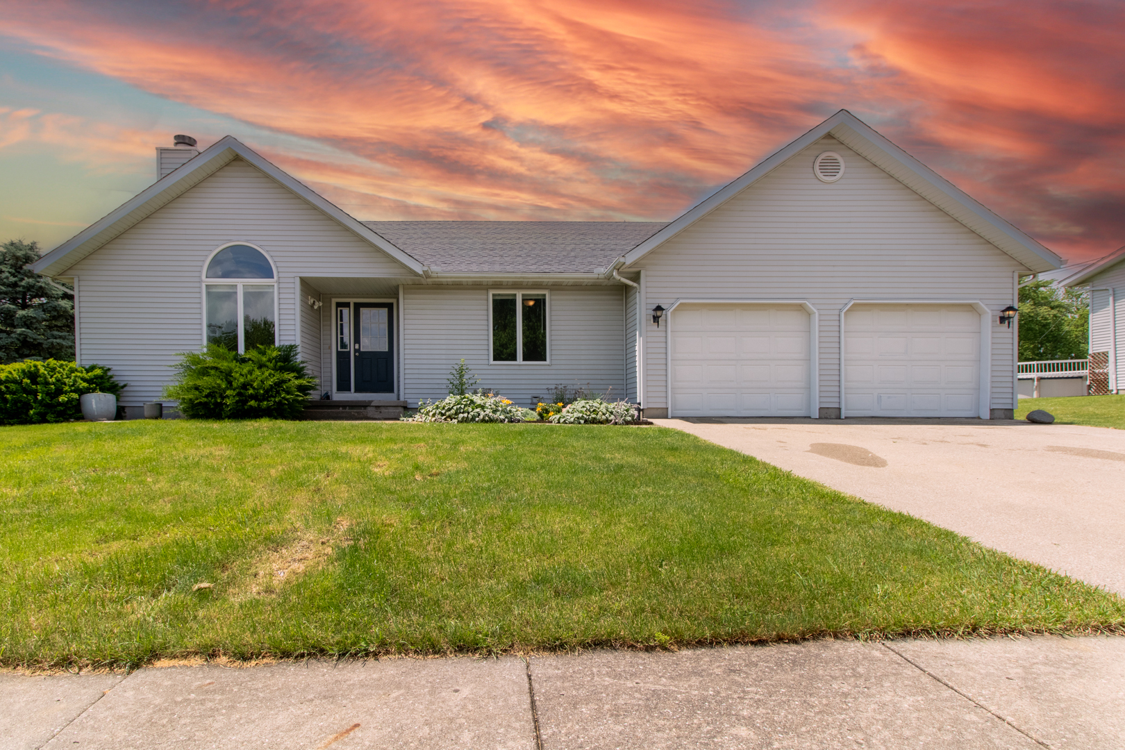 113 Cedar Drive, Clinton, IL 61727