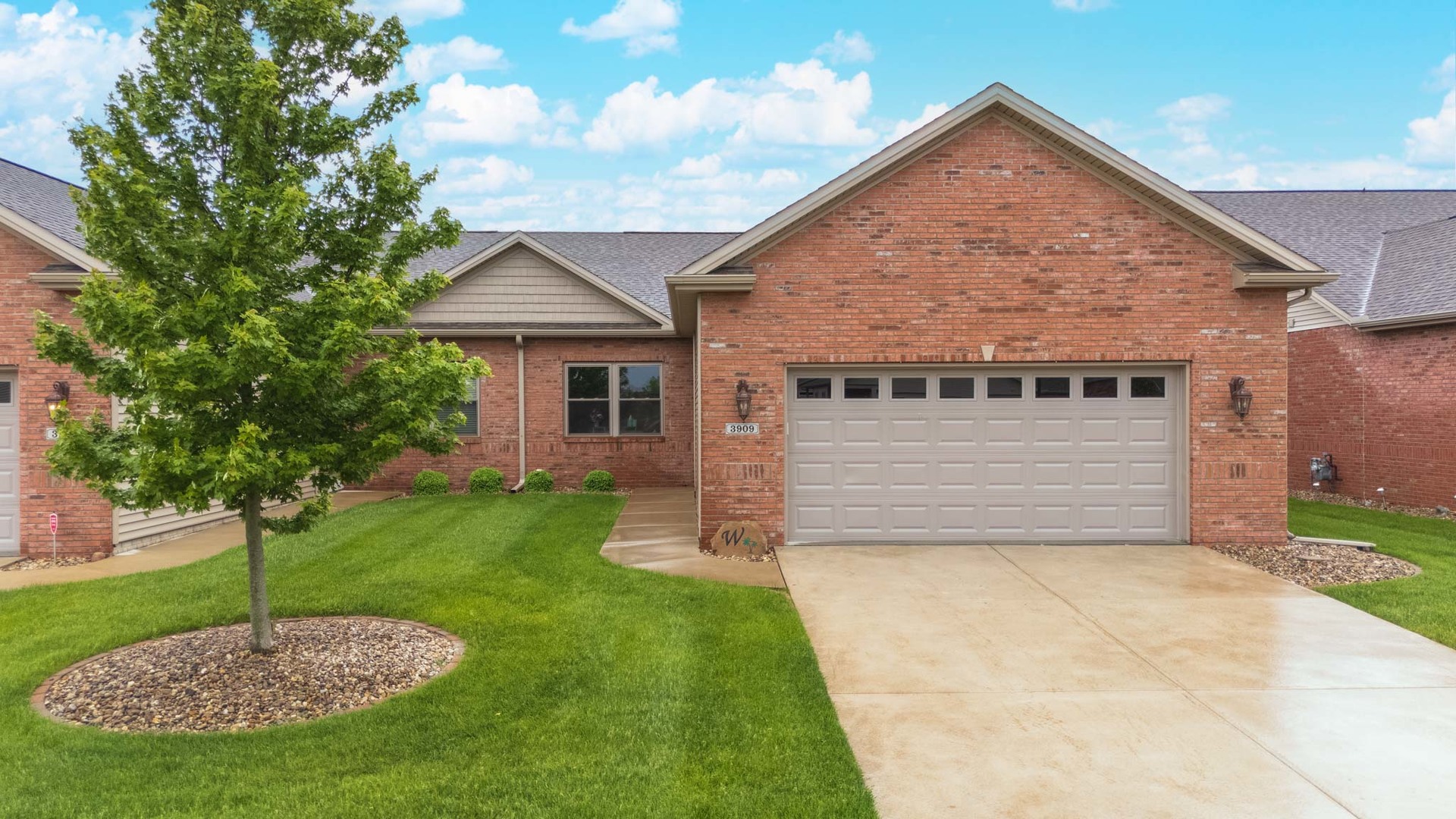 3909 Dunloe Place, Bloomington, IL 61704