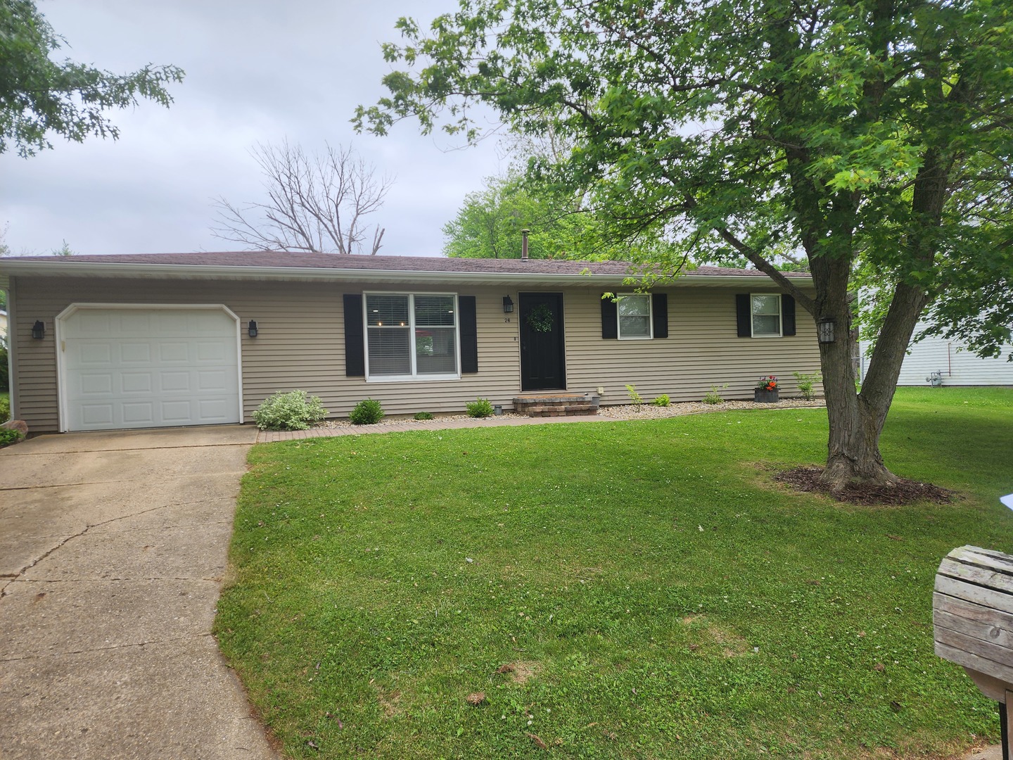 26 Holly Drive, Clinton, IL 61727