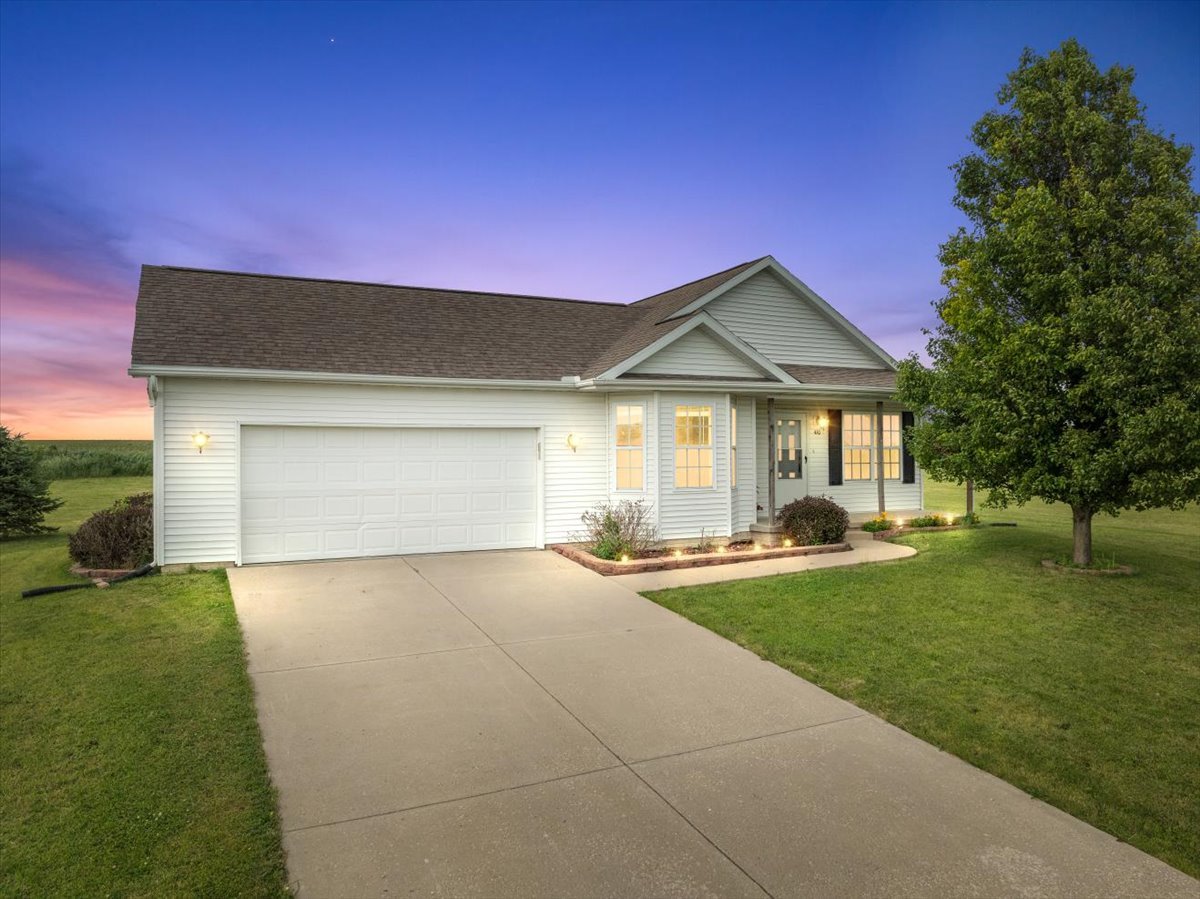 410 Travis Drive, Carlock, IL 61725