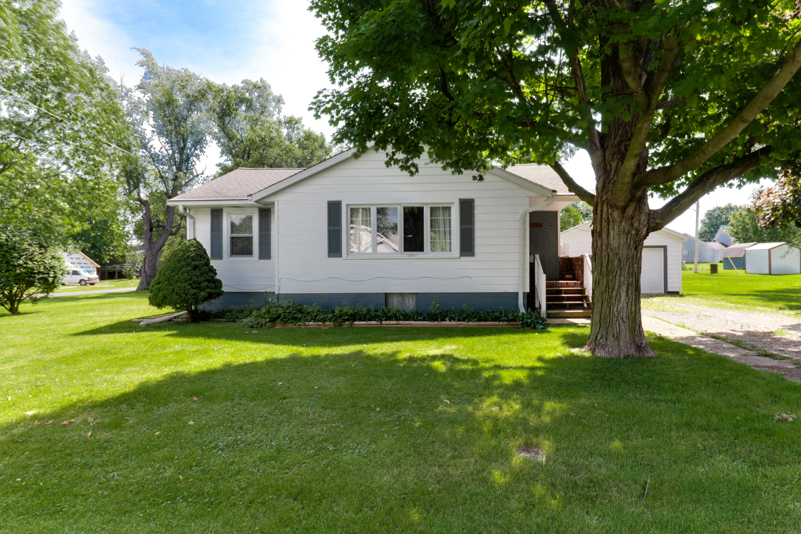 204 S Cedar Street, Delavan, IL 61734