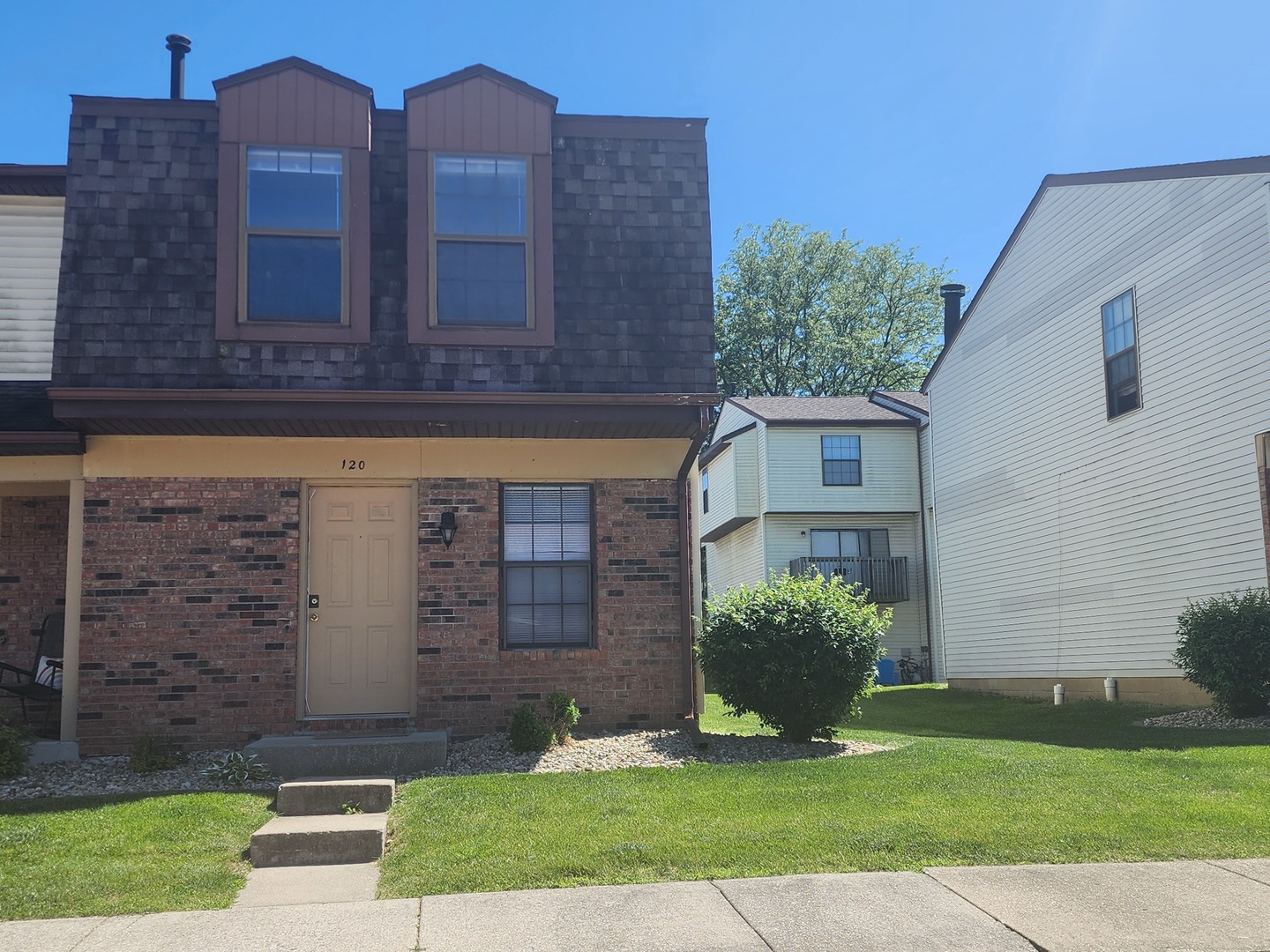 700 N Adelaide Street #34, Normal, IL 61761