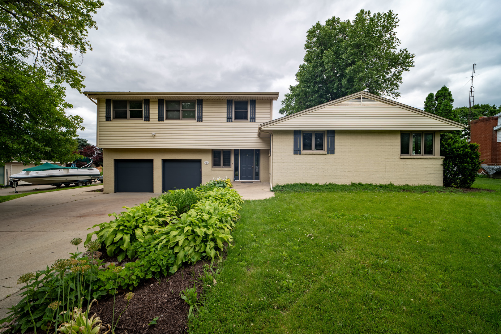 1907 Marzel Drive, Bloomington, IL 61701