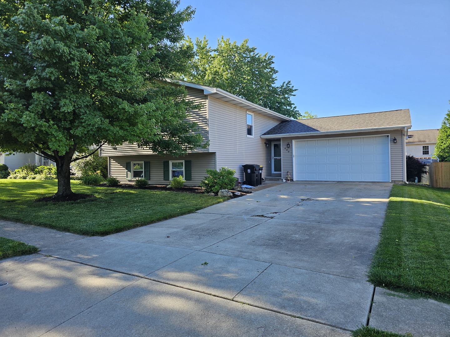 409 Carriage Hills Road, Normal, IL 61761