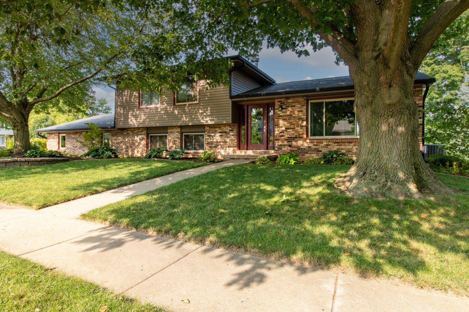 2005 Single Tree Lane, Bloomington, IL 61704