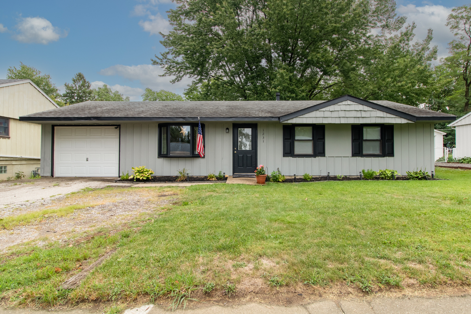 1231 Dogwood Lane, Bloomington, IL 61704