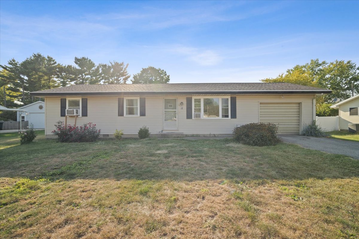 10902 Jane Lane, Covell, IL 61705