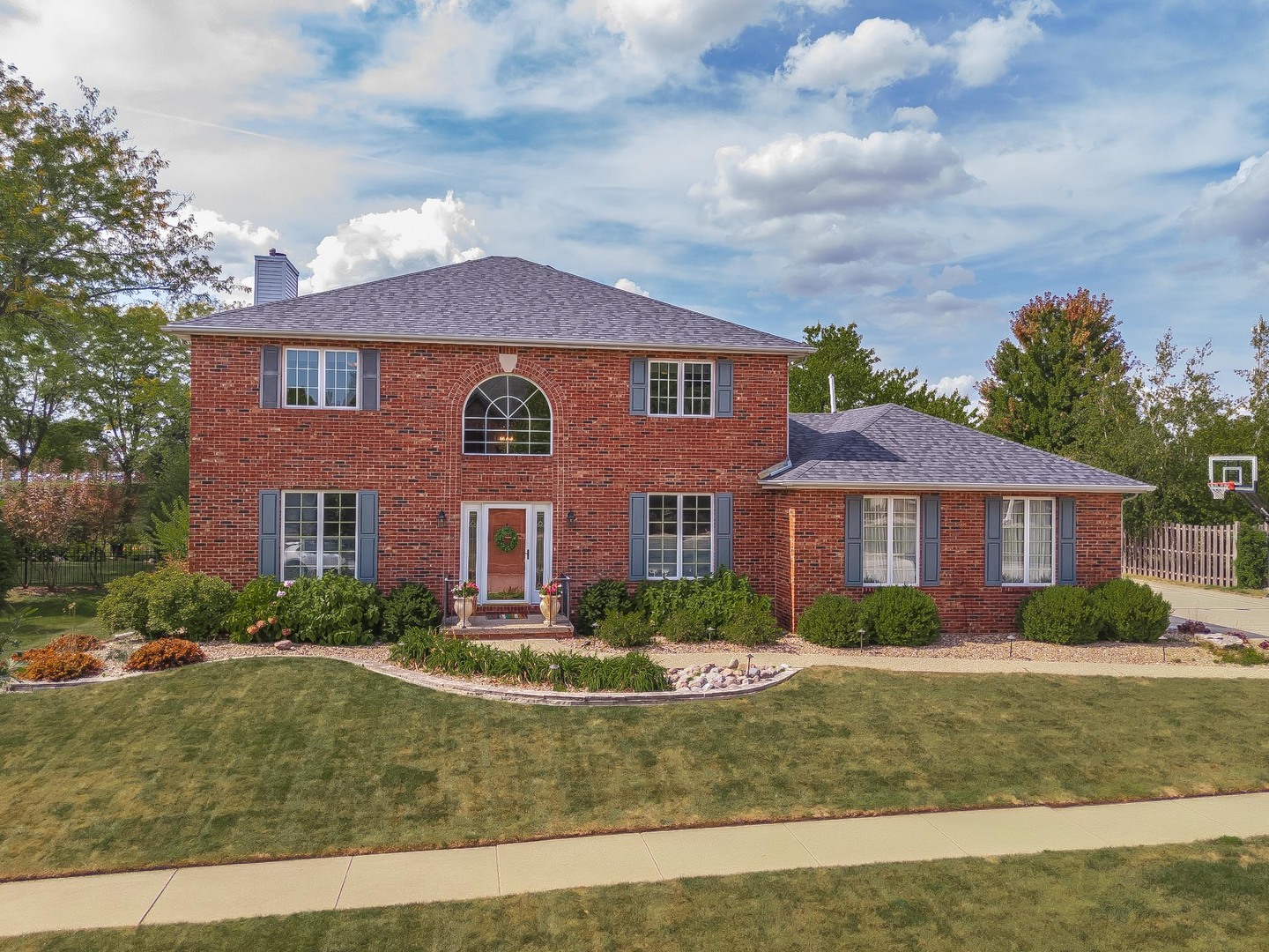 1305 Crown Court, Bloomington, IL 61704
