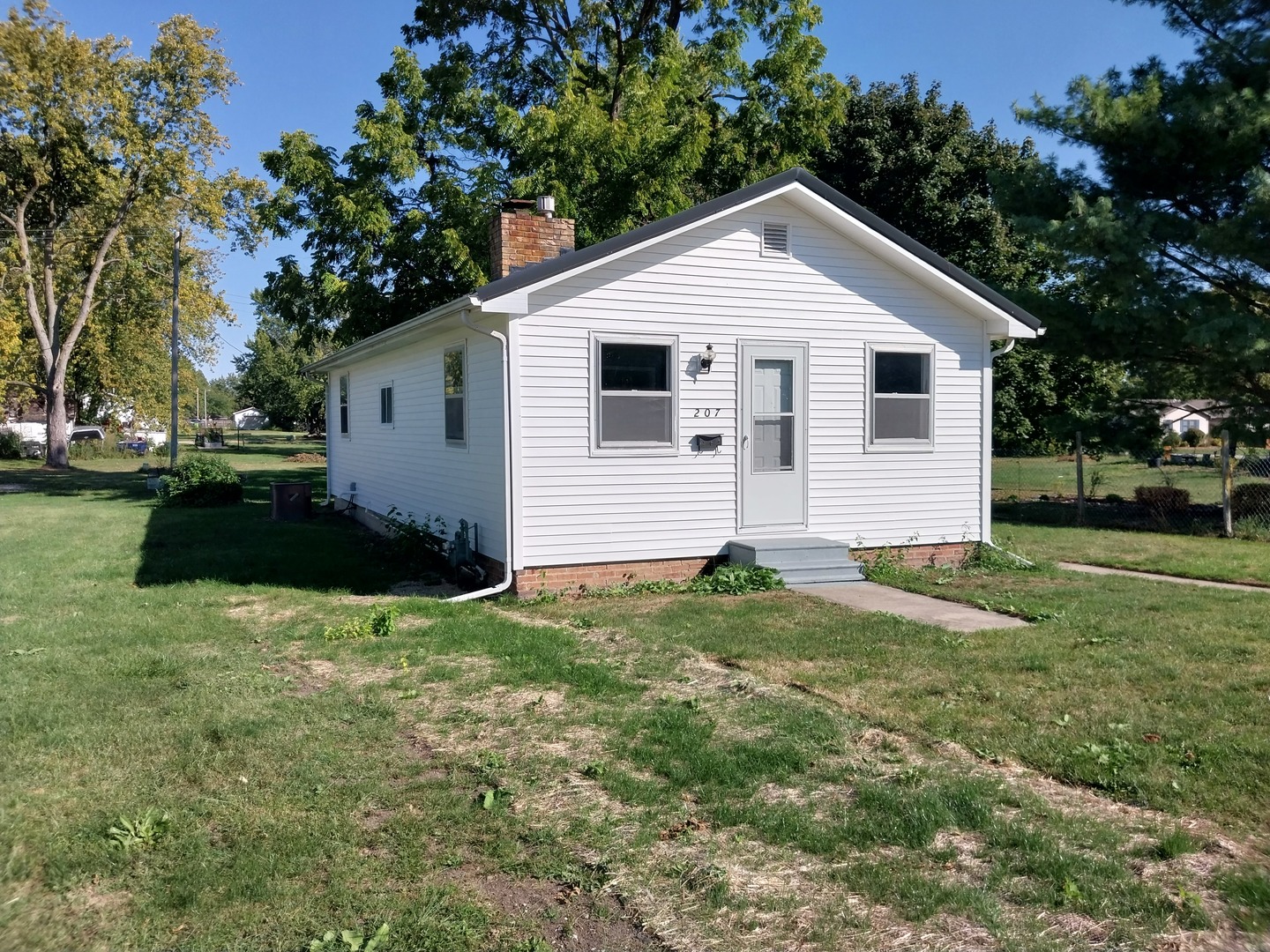 207 W Green Street, Leroy, IL 61752