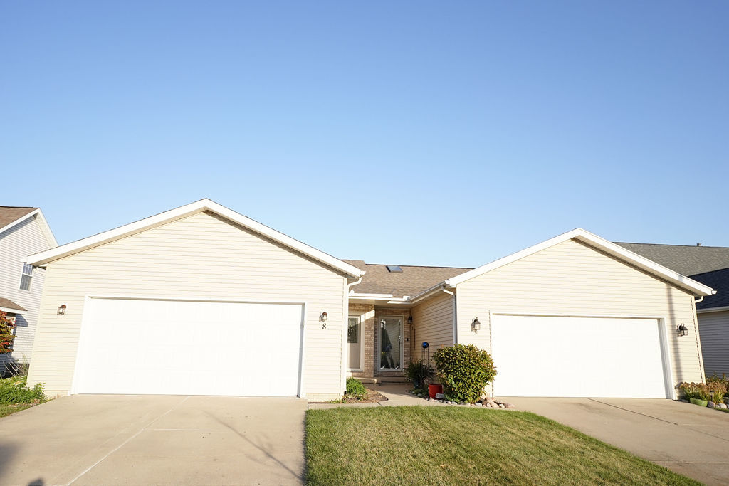 8 Rock Garden Court #1, Bloomington, IL 61704