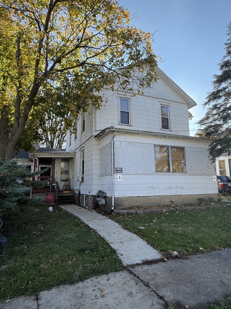814 W Grove Street, Bloomington, IL 61701